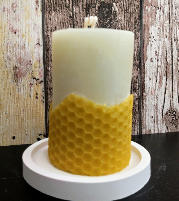 Lumanare decorativa din ceara naturala de albine + suport rotund din ceramica handmade [4]