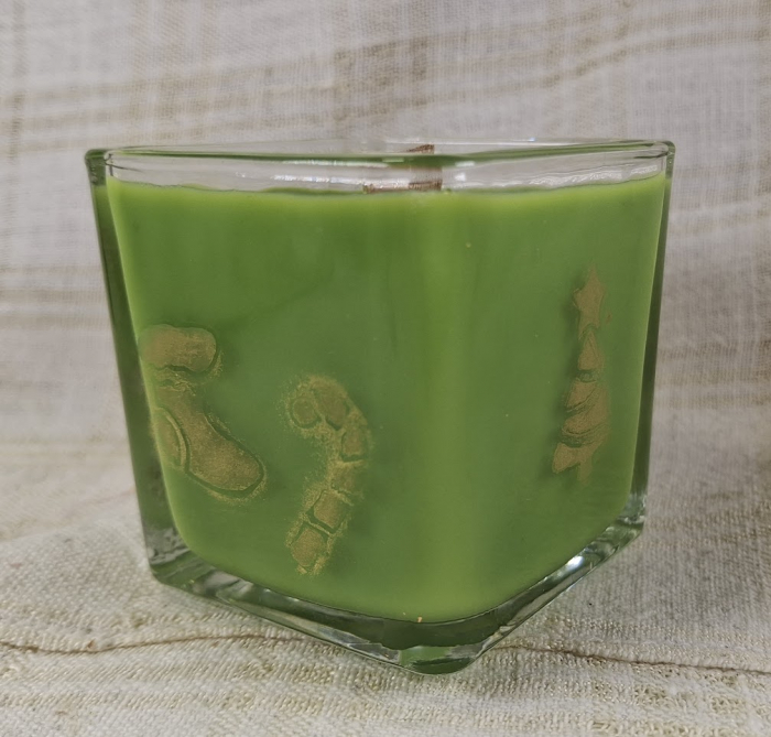 https://www.decobazar.eu/lumanari-in-recipient-din-sticla/lumanare-craciun-parfumata-de-ceara-de-soia-in-sticla-pictat-manual.html [14]