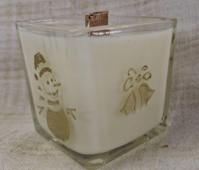 https://www.decobazar.eu/lumanari-in-recipient-din-sticla/lumanare-craciun-parfumata-de-ceara-de-soia-in-sticla-pictat-manual.html [11]