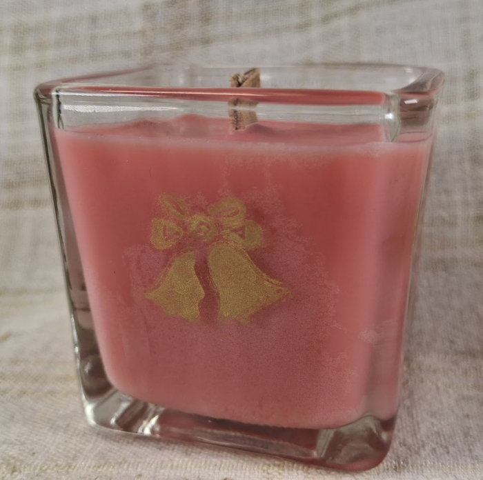 https://www.decobazar.eu/lumanari-in-recipient-din-sticla/lumanare-craciun-parfumata-de-ceara-de-soia-in-sticla-pictat-manual.html [10]