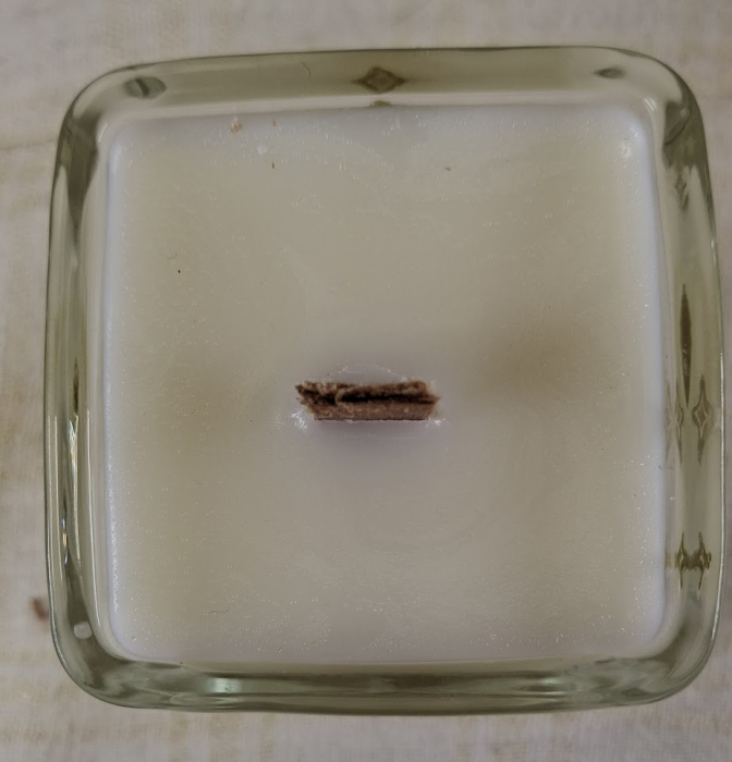 https://www.decobazar.eu/lumanari-in-recipient-din-sticla/lumanare-craciun-parfumata-de-ceara-de-soia-in-sticla-pictat-manual.html [18]