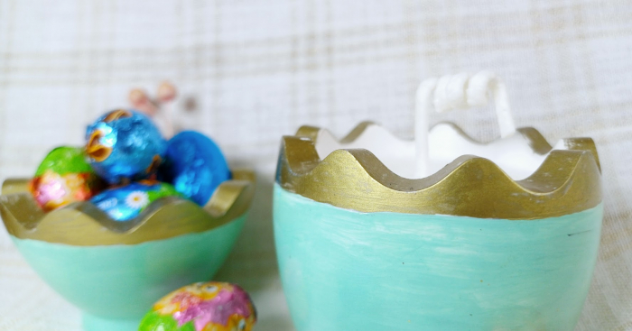 Ou turcoaz/auriu din ceramica handmade + lumanare alba de ceara de soia [9]