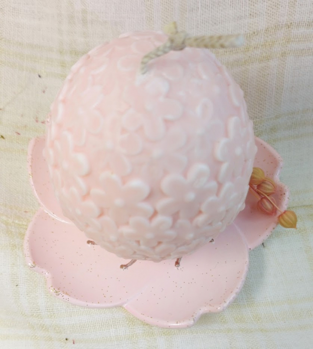 Ou roz cu flori din ceara de soia + farfurie din ceramica handmade roz [6]