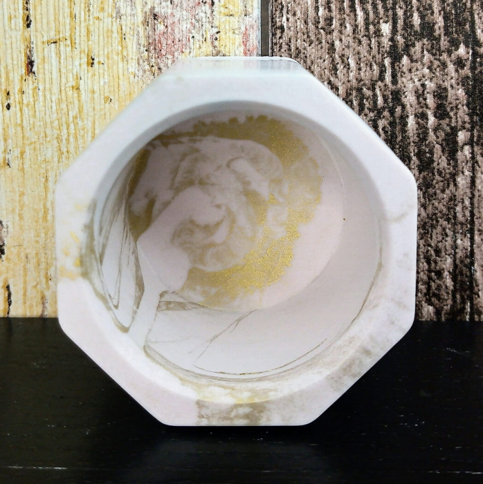 Recipient (pahar) hexagonal din ceramica alb/auriu [3]