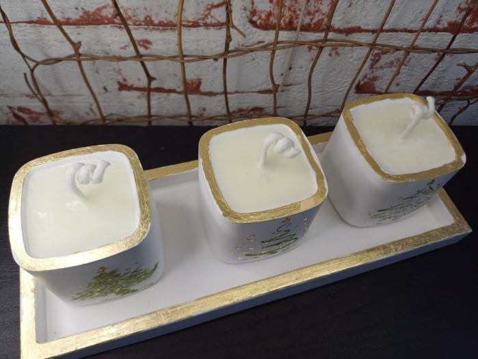 Set decorativ - trei lumanari din ceara de soia turnate in pahare de ceramica plus suport dreptunghiular din ceramica. [4]
