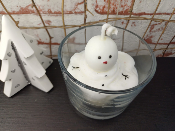 Lumanare parfumata  'Melting Snowman' [6]