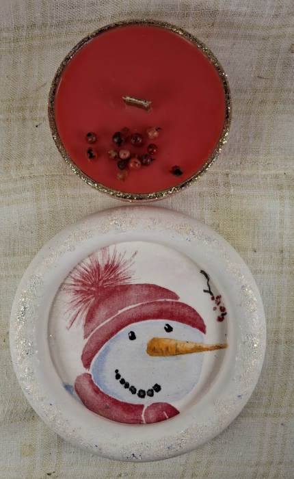 Set decorativ Craciun - om de zapada suport ceramic plus lumanare in sticla [2]