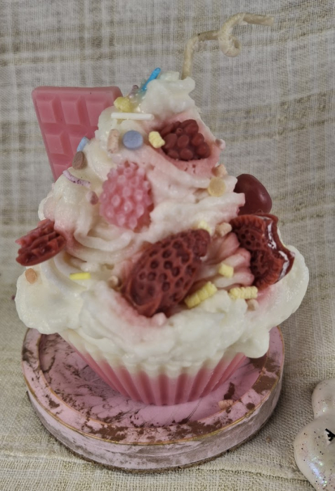 Set decorativ de Craciun - 'Melting Cupcake' - lumanare plus suport din ceramica [2]