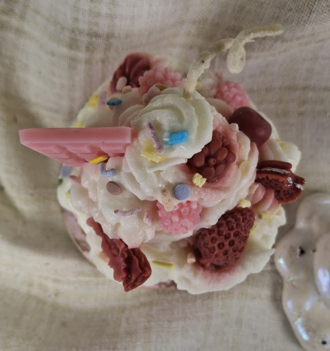 Set decorativ de Craciun - 'Melting Cupcake' - lumanare plus suport din ceramica [3]