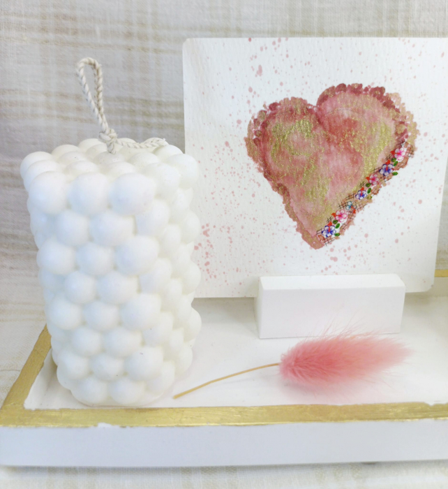 Set decorativ format din doua lumanari " bubble"din ceara de soia, un suport dreptunghiular si un suport pentru fotografii. [4]