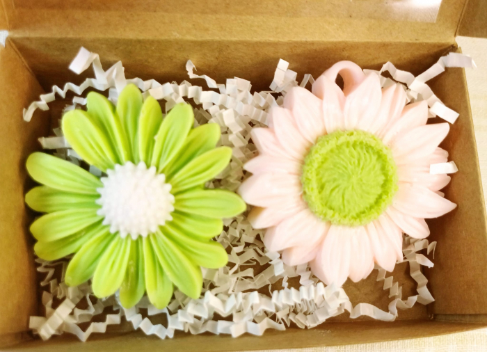 Wax melts - Tablete parfumate  -cutie cu doua flori divers colorate. [3]