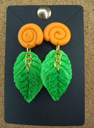 Bijuterii handmade - Cercei portocale .