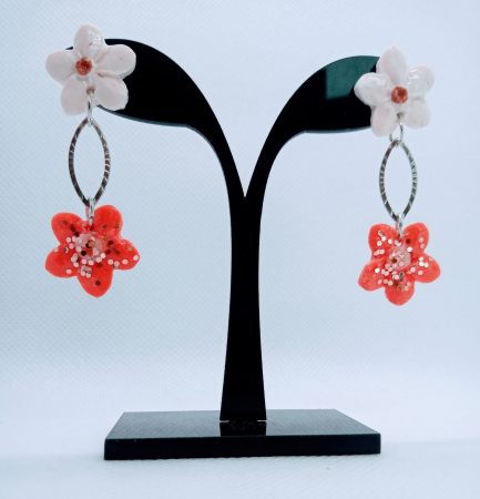 Bijuterii handmade - Cercei floricele alb/roz