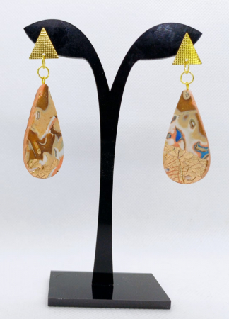 Bijuterii handmade - Cercei  "stropi" cu accesorii aurii.