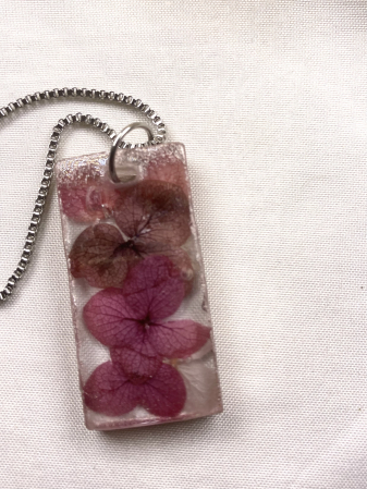Bijuterii handmade - Lantisor si inel  'hortensie'