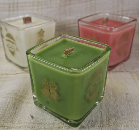 https://www.decobazar.eu/lumanari-in-recipient-din-sticla/lumanare-craciun-parfumata-de-ceara-de-soia-in-sticla-pictat-manual.html