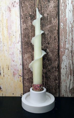 Lumanare decorativa din ceara naturala de albine + suport rotund din ceramica handmade