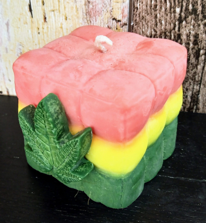 Lumanare parfumata " Rasta cub 2  ", in trei culori. [3]