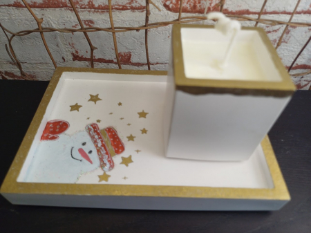 Set decorativ  Craciun - lumanare din ceara de soia si suport dreptungiular din ceramica alb auriu [3]