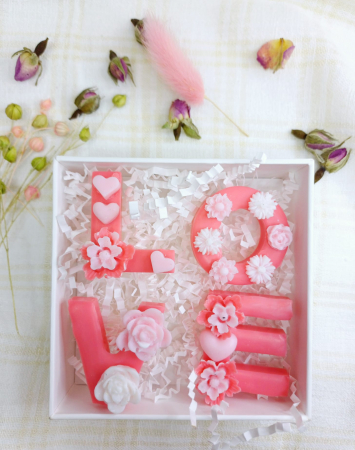 Melts - Wax melts 'L O V E'