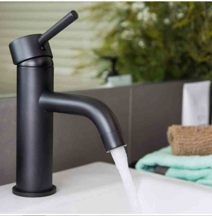 Baterie lavoar culoare neagră înălțime 16.5 cm material alamă model Lungo Black Low [2]