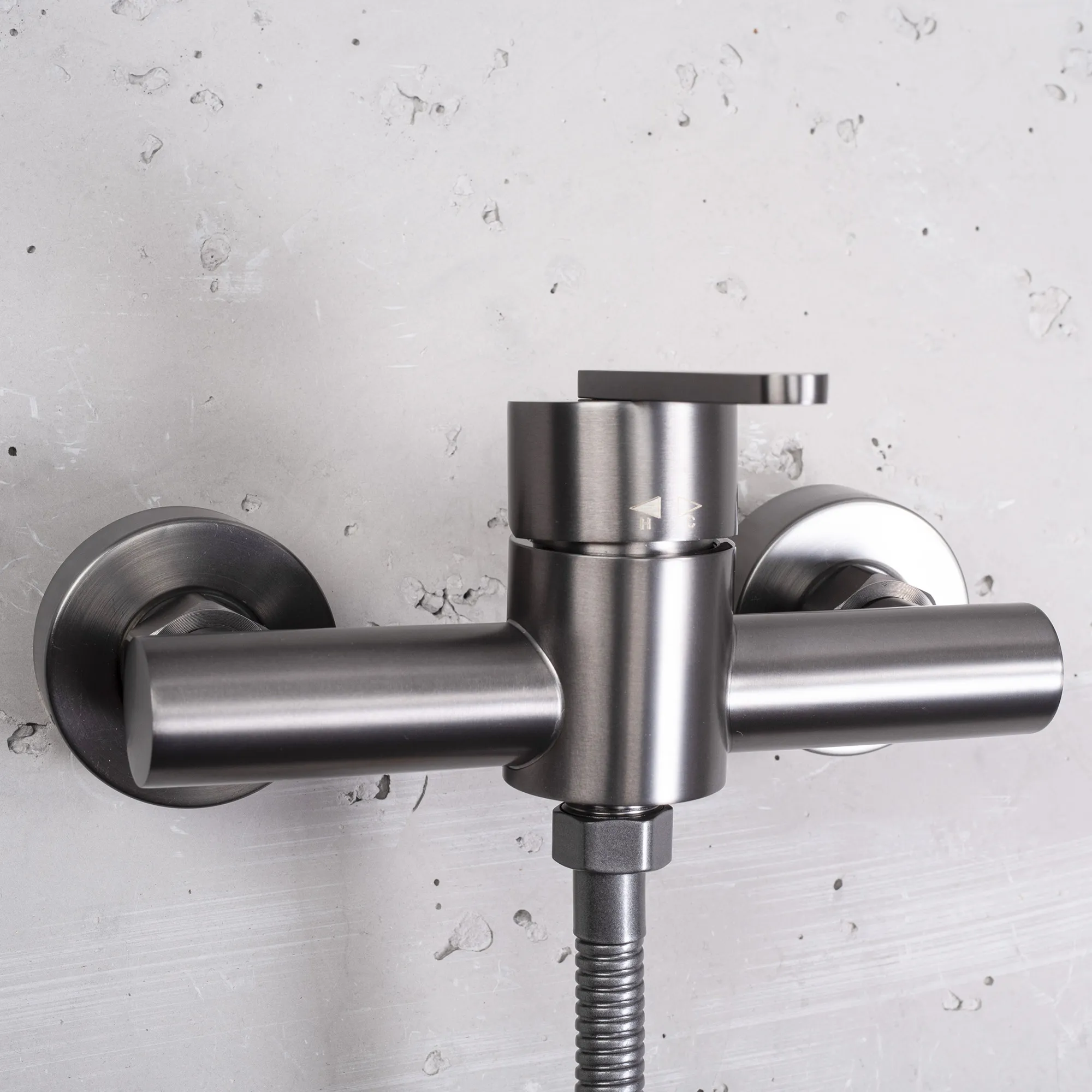 Baterie duș culoare titanium înălțime 8 cm model Ontario Gun Grey [3]