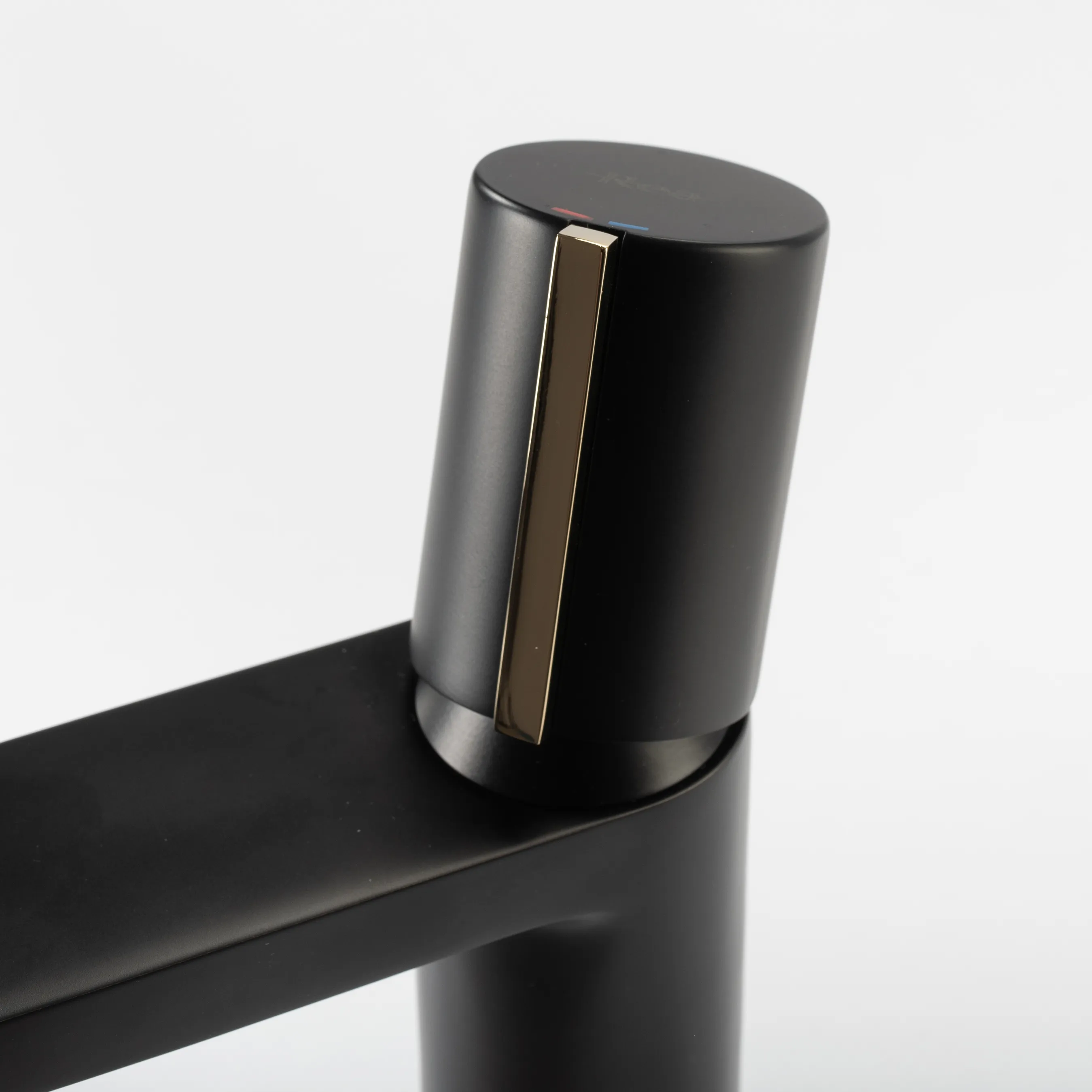 Baterie lavoar culoare negru mat înălțime 18 cm material alamă model Black Gold Low [3]