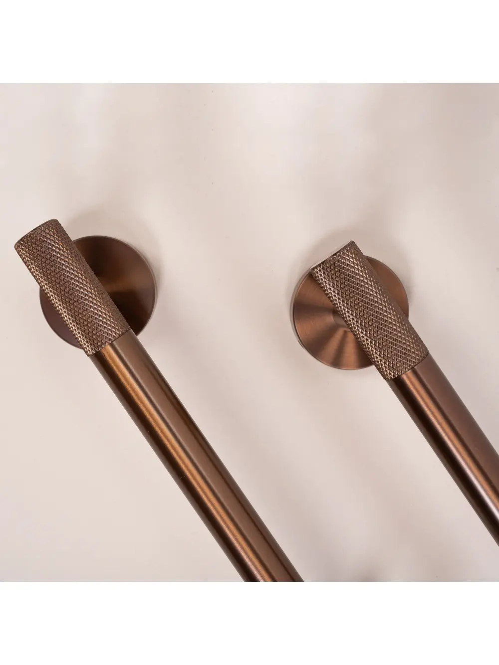 Cuier baie finisaj cupru periat model Brush Copper 6606 seria Modern [3]