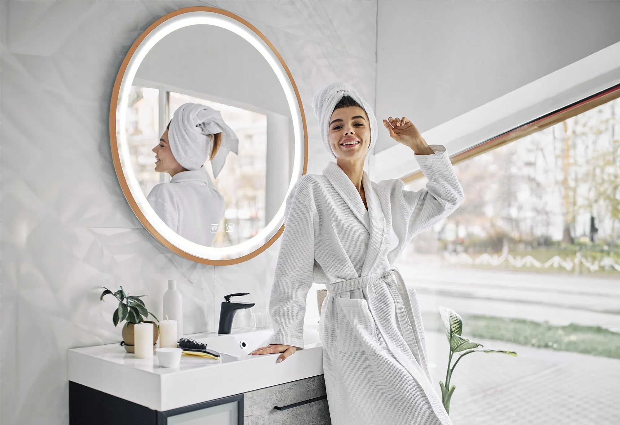 Oglindă cu LED și funcție de dezaburire formă rotundă culoare auriu periat mărime 70 cm model MMJ Brushed Gold [10]