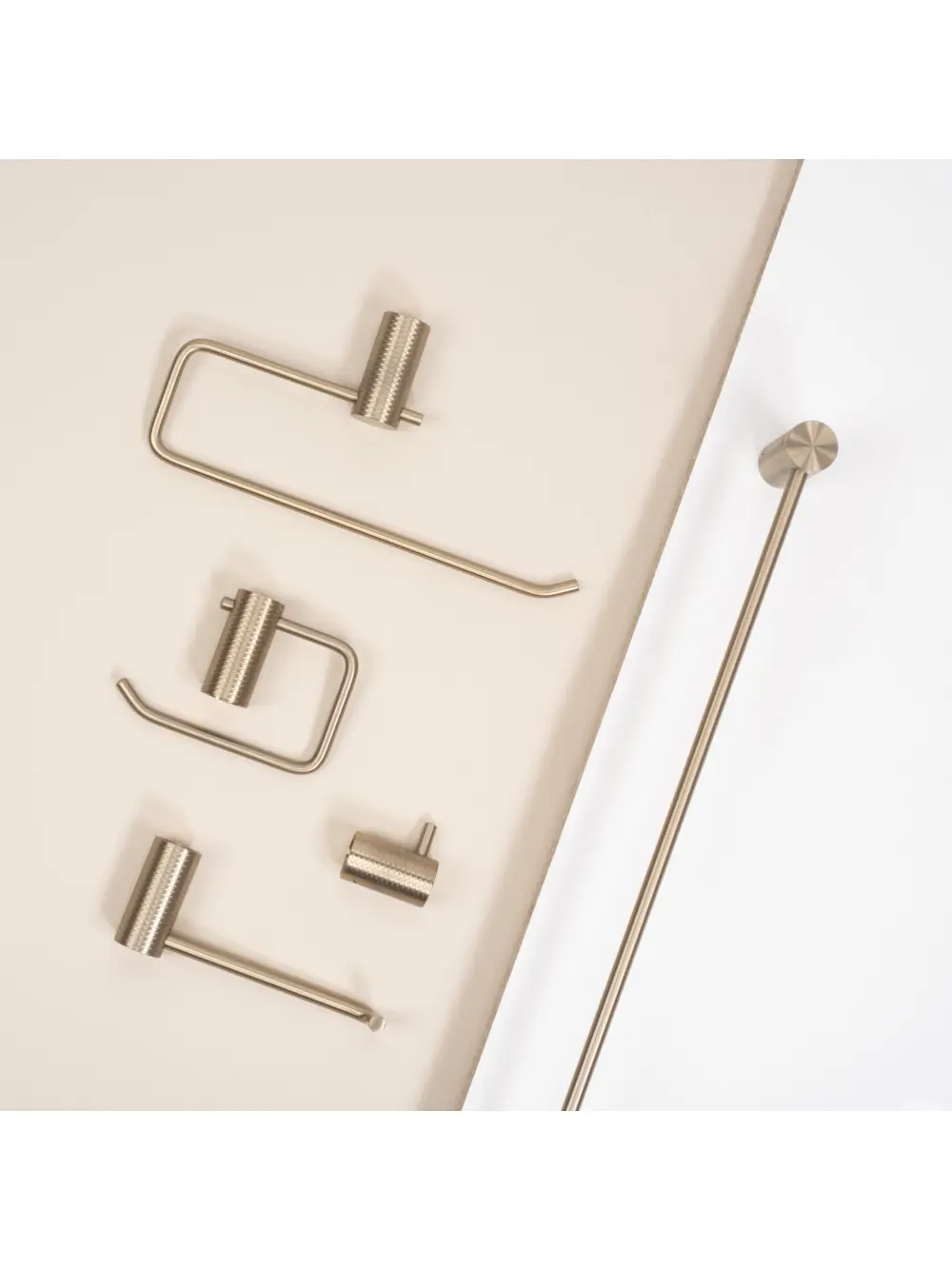 Suport prosop baie finisaj auriu periat model Brush Gold 9710 seria Prism [5]