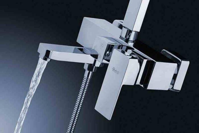 Set de duș culoare crom înălțime 119 cm material alamă/ABS model Navaro Chrome [4]