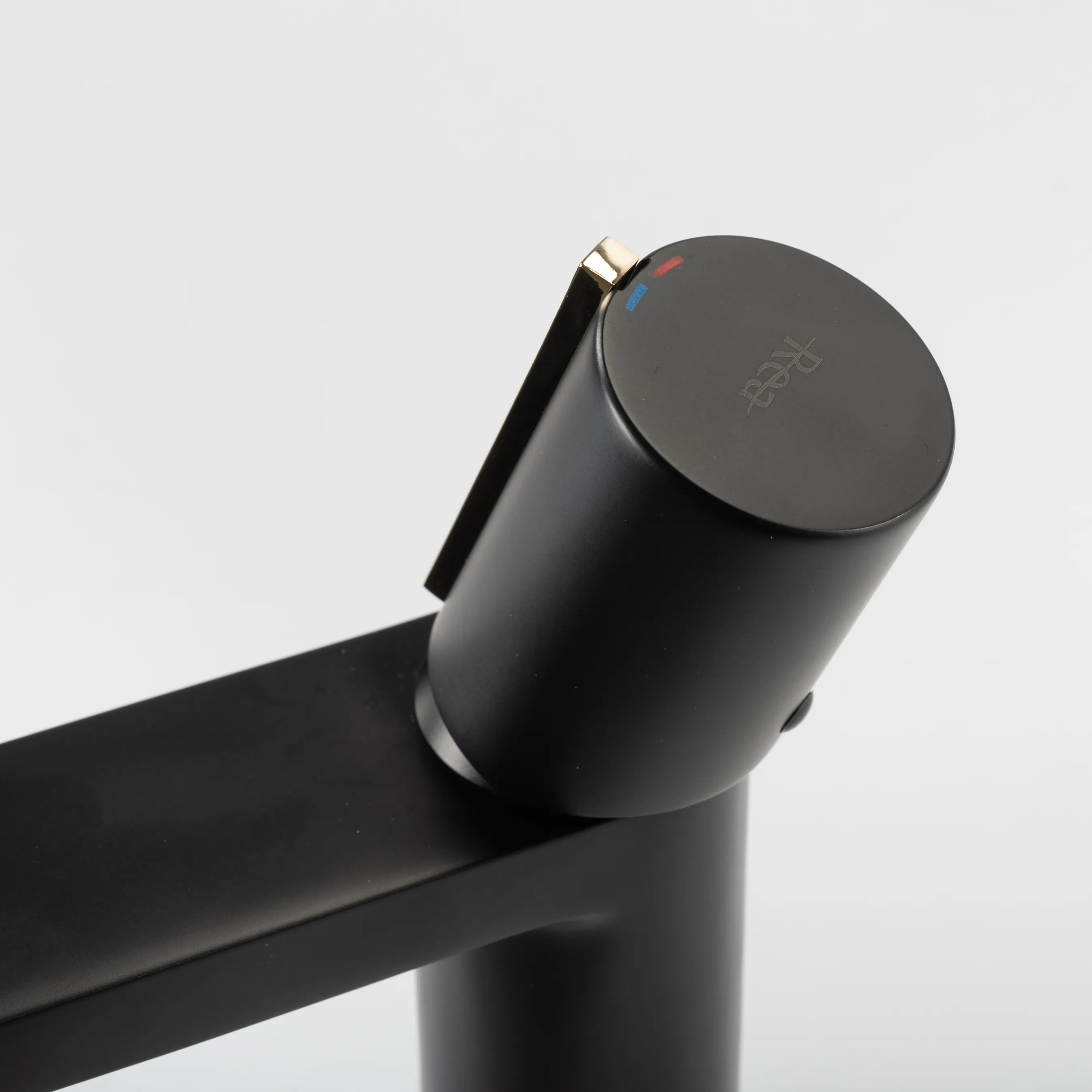 Baterie lavoar culoare negru mat înălțime 18 cm material alamă model Black Gold Low [3]