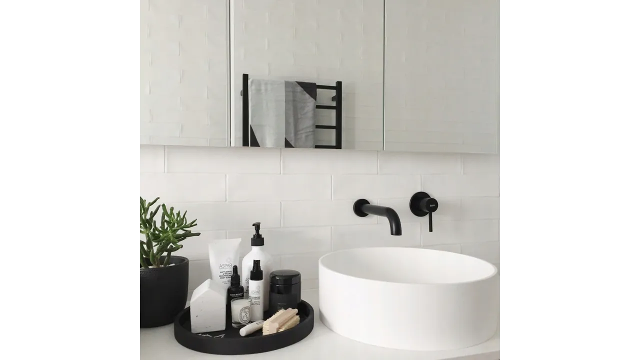 Baterie lavoar culoare neagră înălțime 11 cm material alamă model Lungo Black [4]