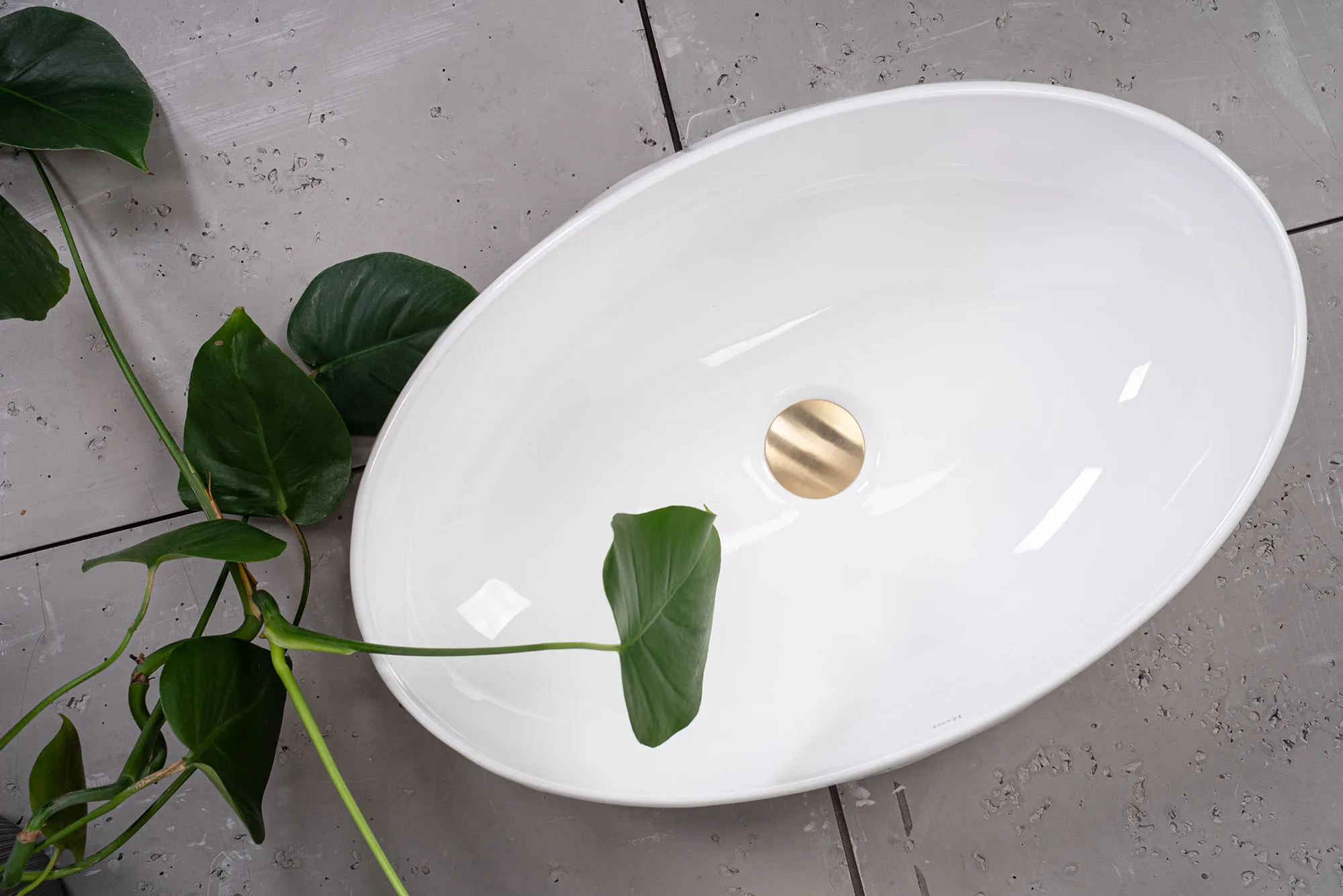Lavoar baie pe blat formă ovală lungime 60 cm culoare alb model Maya White [4]
