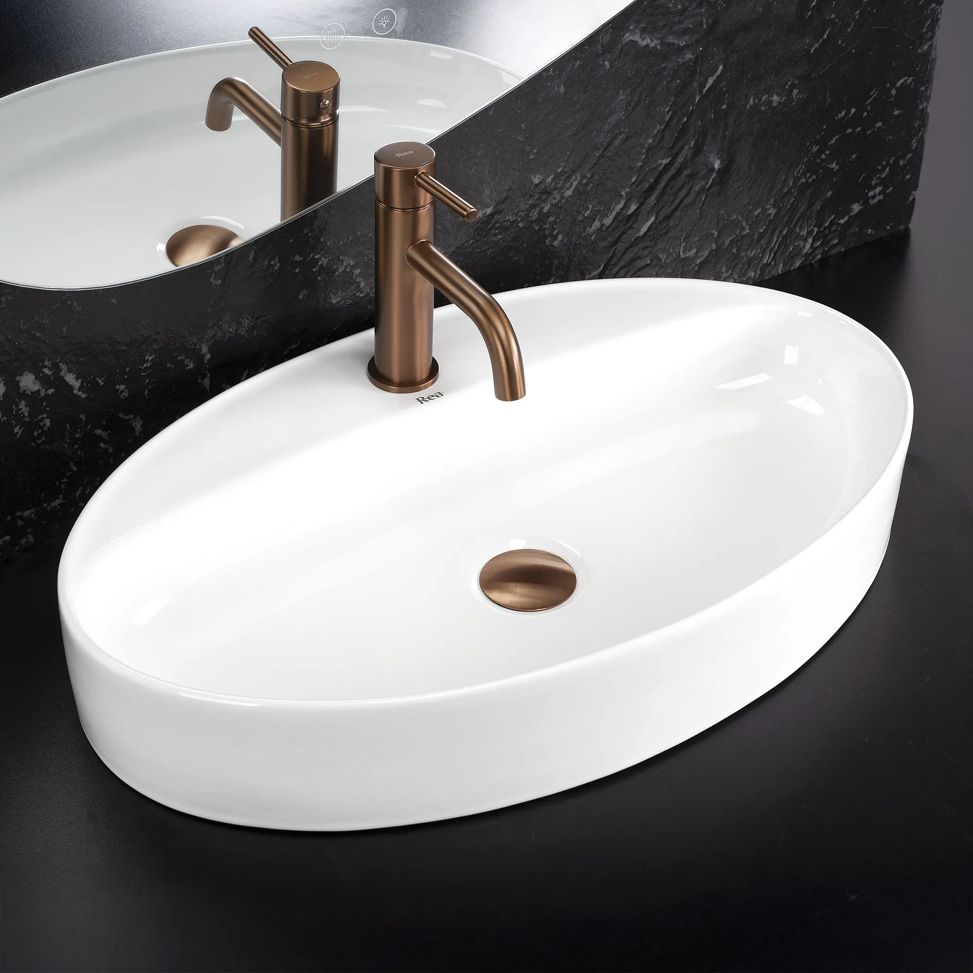 Lavoar baie pe blat formă ovală lungime 61 cm culoare alb model Nastasia [1]