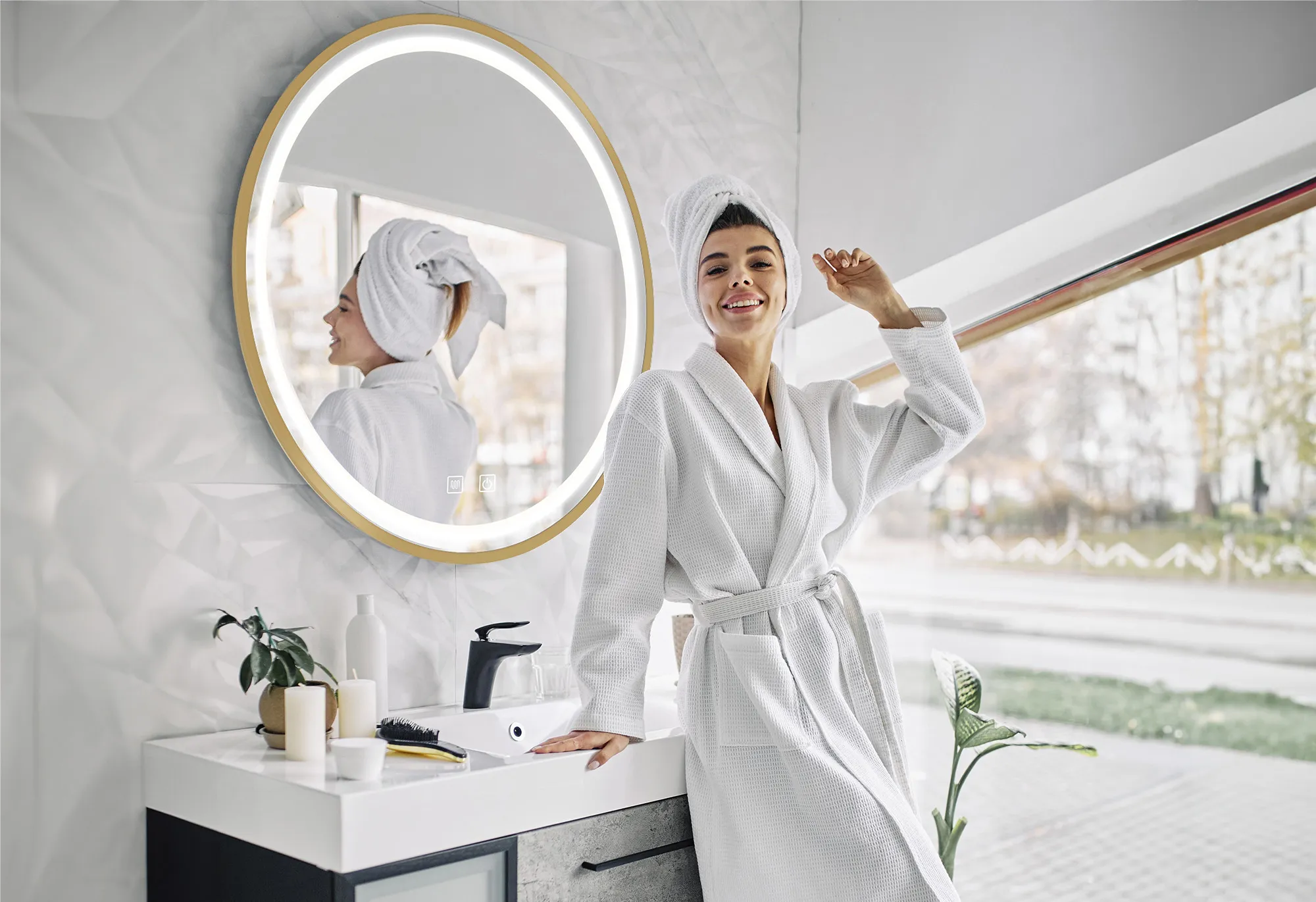 Oglindă cu LED și funcție de dezaburire formă rotundă culoare auriu periat mărime 60 cm model MMJ Brushed Gold [6]