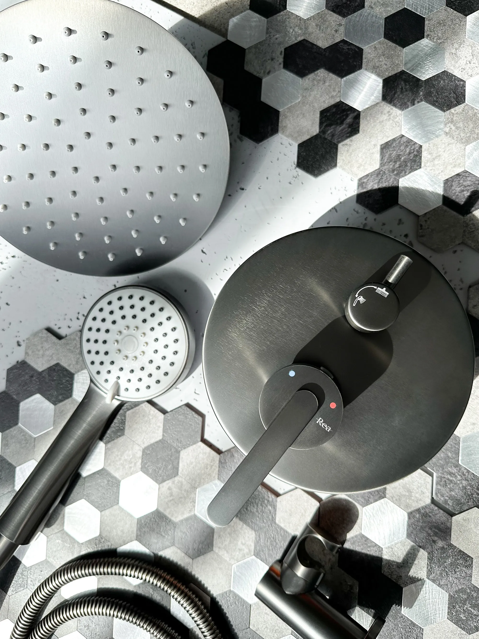 Set de duș încastrat culoare titanium  înălțime 17 cm model Lungo Ontario Gun Grey [5]