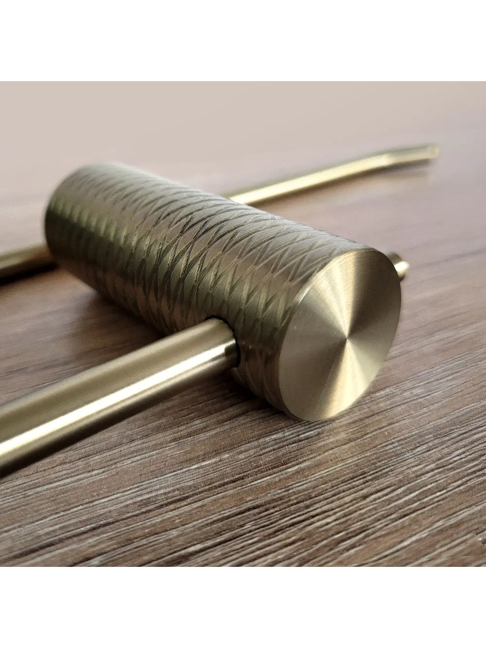 Suport prosop baie finisaj auriu periat model Brush Gold 9710 seria Prism [2]