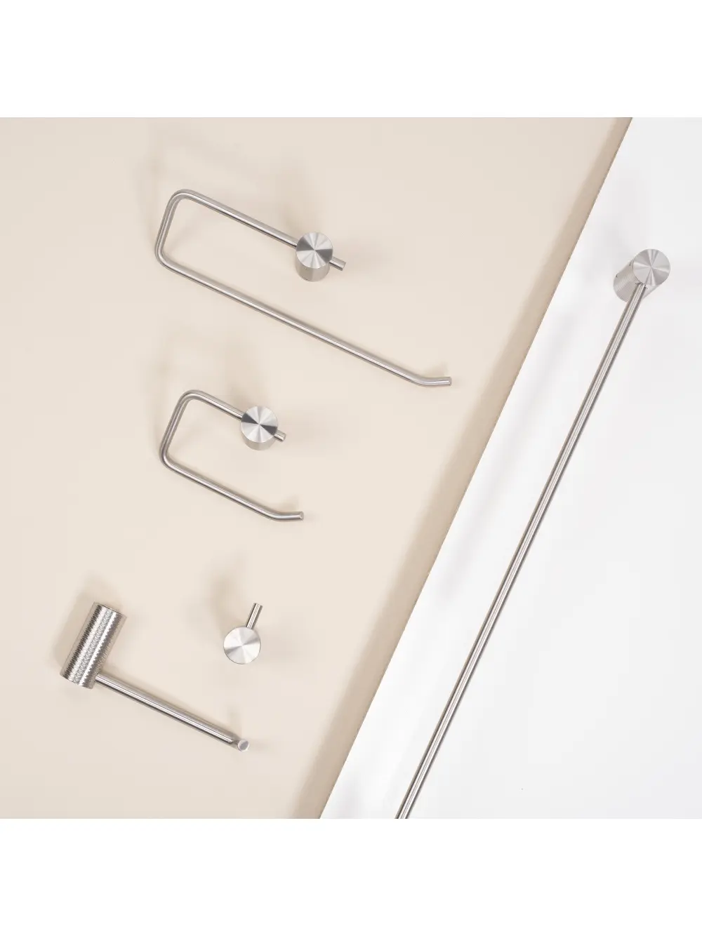 Suport prosop baie finisaj crom periat model Brush Nickel 9710 seria Prism [4]