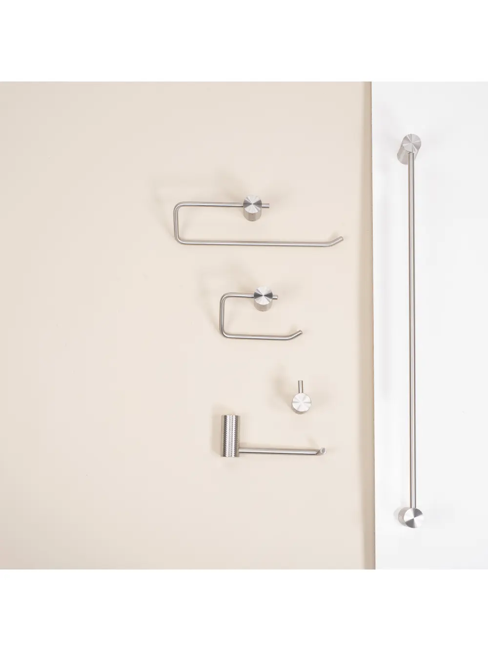 Suport prosop baie finisaj crom periat model Brush Nickel 9703 seria Prism [4]