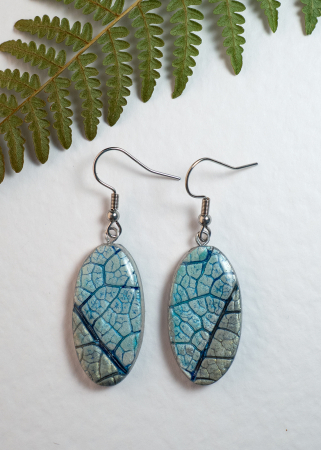 Produse - cercei handmade ovali albastri cu nervuri de frunza