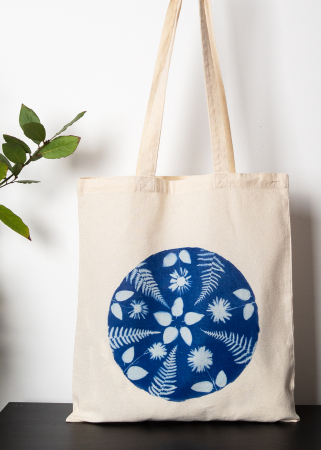 Artă pe textile - Sacoșă "Vers din Univers"