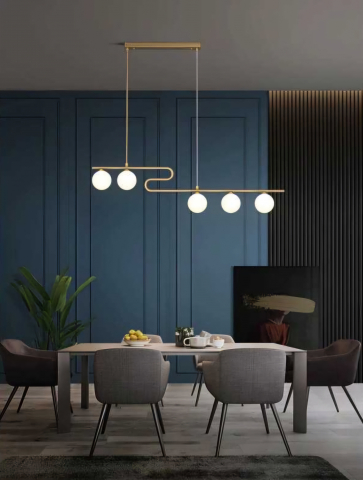 ■ ILUMINAT DE INTERIOR - LUSTRA AURIE CU GLOB ALB 5XG9