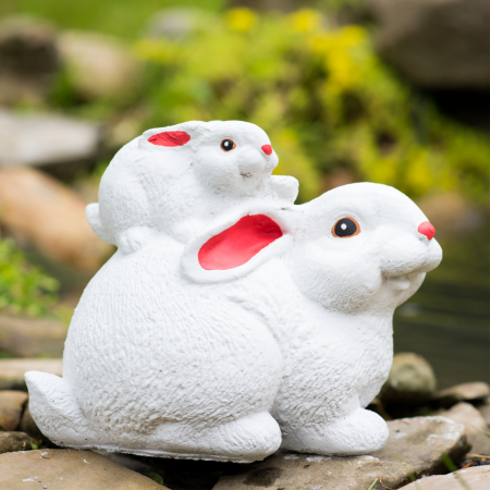 Iepuras cu pui pe spate, alb, beton, pentru exterior, 22x18x13cm [1]