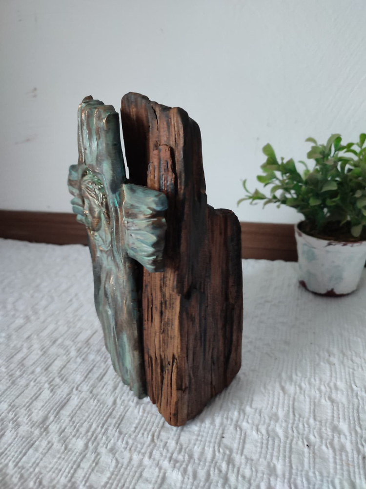 Cruce decorativă cu Iisus – gips și lemn [4]