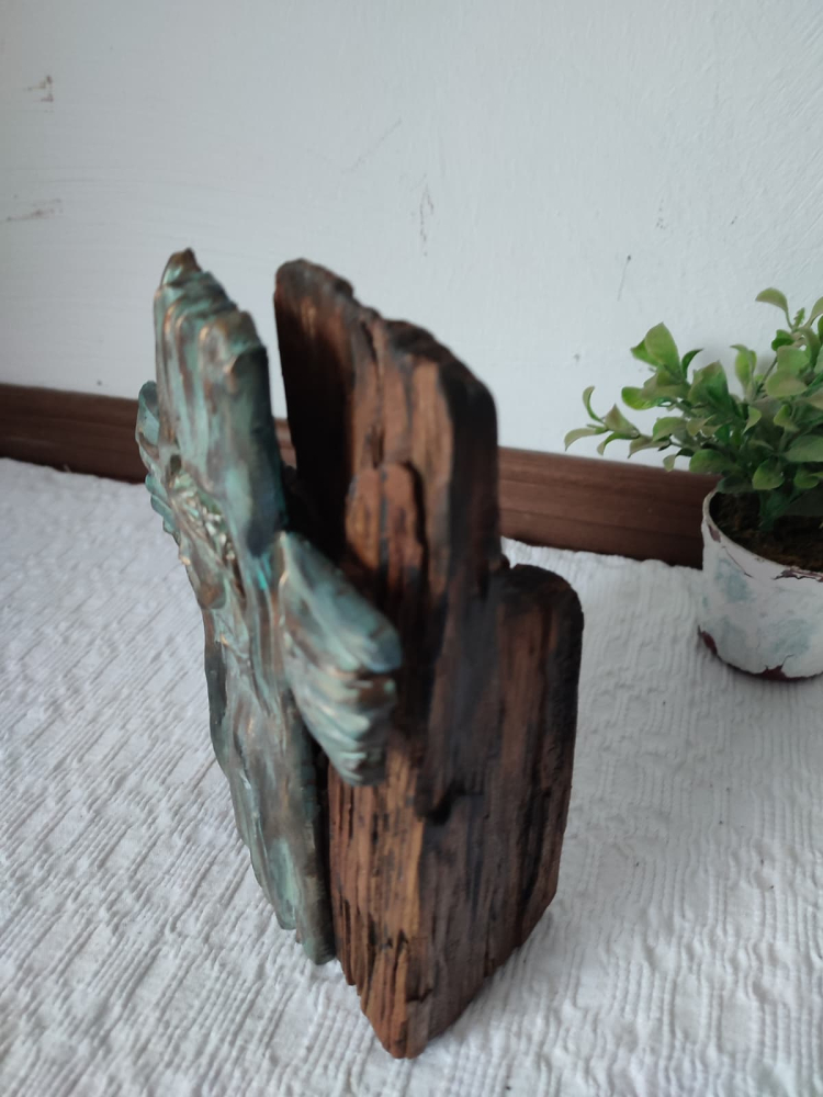 Cruce decorativă cu Iisus – gips și lemn [5]