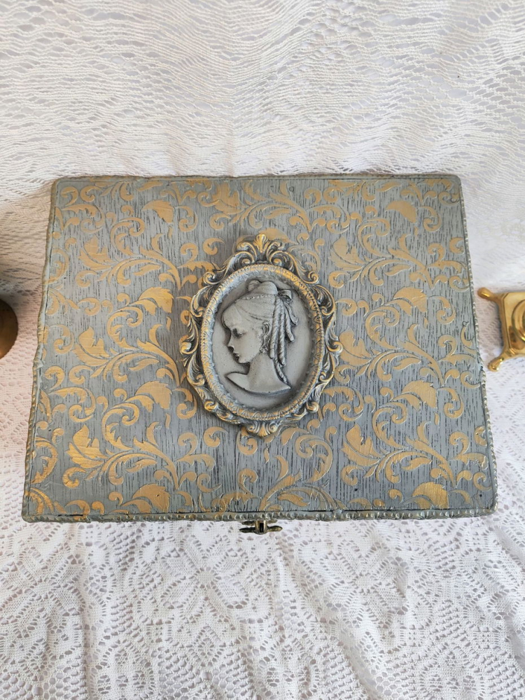 Cufăr/dulăpior-Alizee [4]