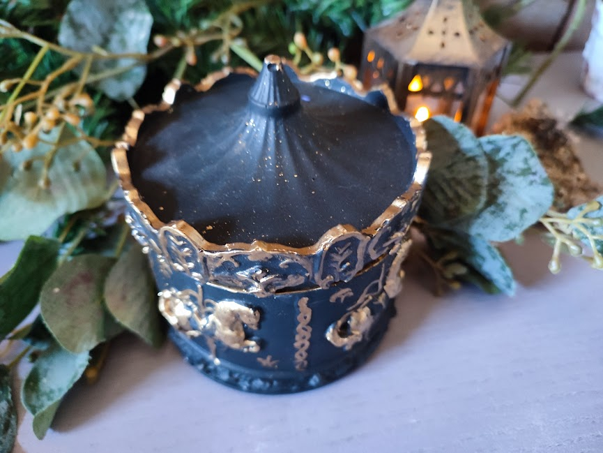 cutie ceramica in forma de carusel [6]
