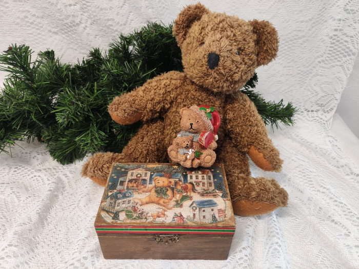Cutie cu figurina Teddy [4]