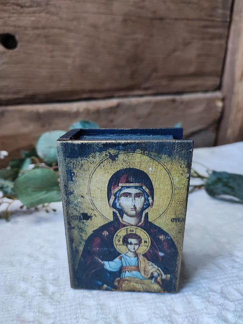 Cutie din Lemn Model Carte, Decorată cu Imaginea Maicii Domnului [2]